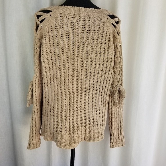 JELLA C. cold shoulder v-neck chenille  sweater tan camel S - Picture 4 of 10